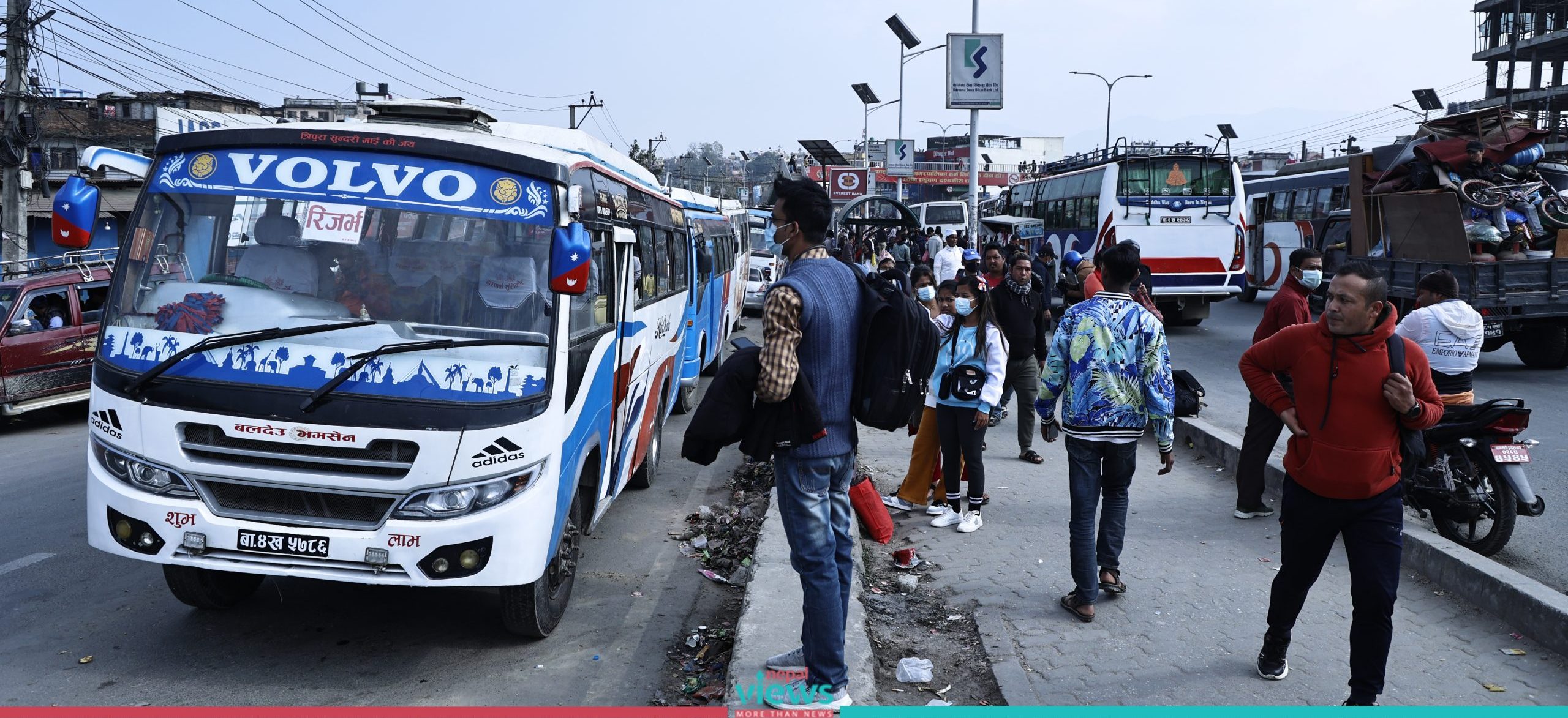 काठमाडौँ उपत्यकाबाट दैनिक एक लाख बाहिरिँदै