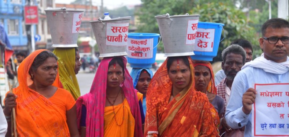 सरकारसँग पानी माग्दै काठमाडौंमा चुरेका जनता (भिडिओसहित)