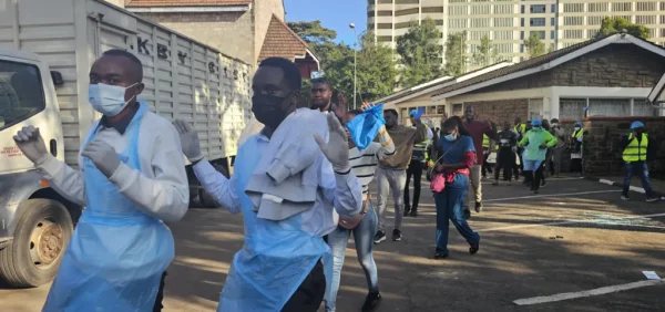 संसद् भवन छिरेकालाई नियन्त्रणमा लिने क्रममा प्रहरीले गोली चलाउँदा केन्यामा १३ जनाको मृत्यु