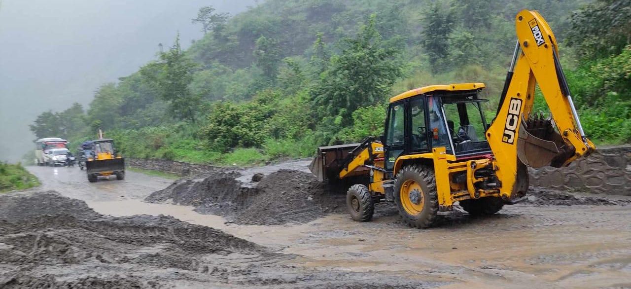 बुटवल पाल्पा सडक अवरुद्ध