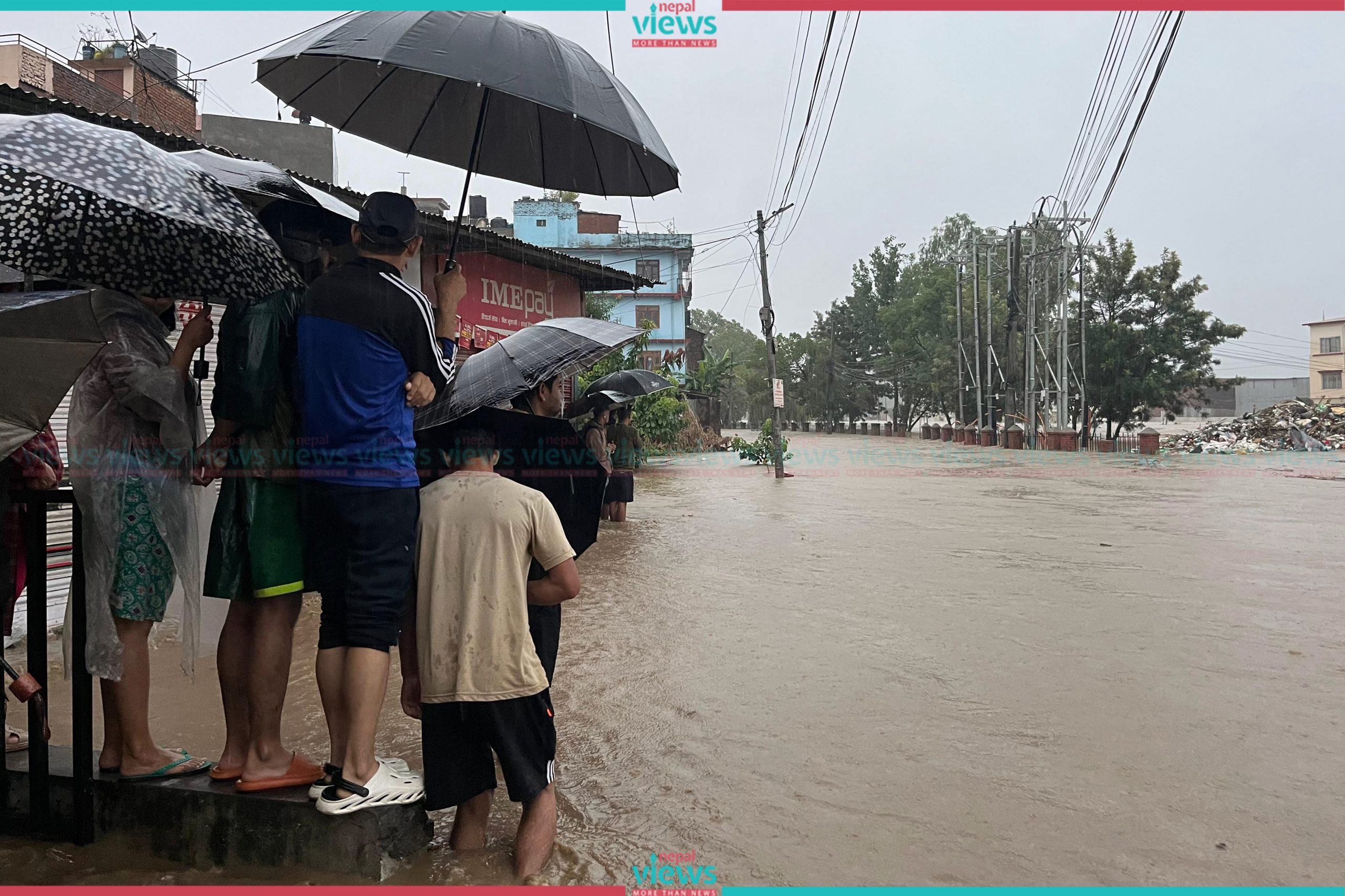 सडक मर्मत र यातायात सहज बनाउन भौतिक र रक्षामन्त्रीबीच छलफल