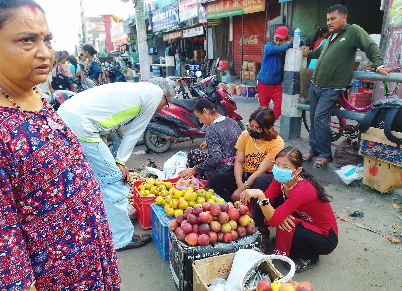 तिहारलाई कोसेली कर्णालीको स्याउ