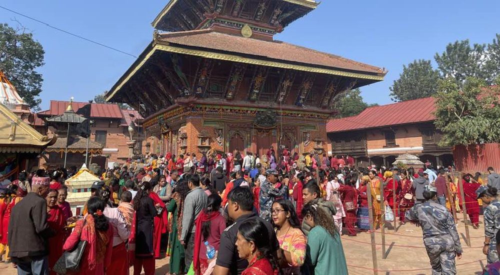 चाँगुनारायण मन्दिरमा एकैदिन ५० हजारभन्दा बढी भक्तजनले गरे दर्शन