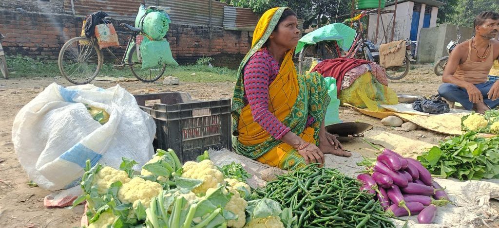 नेपालमा उत्पादन हुनेभन्दा भारतबाट आउने तरकारी सस्तो : मारमा नेपाली किसान