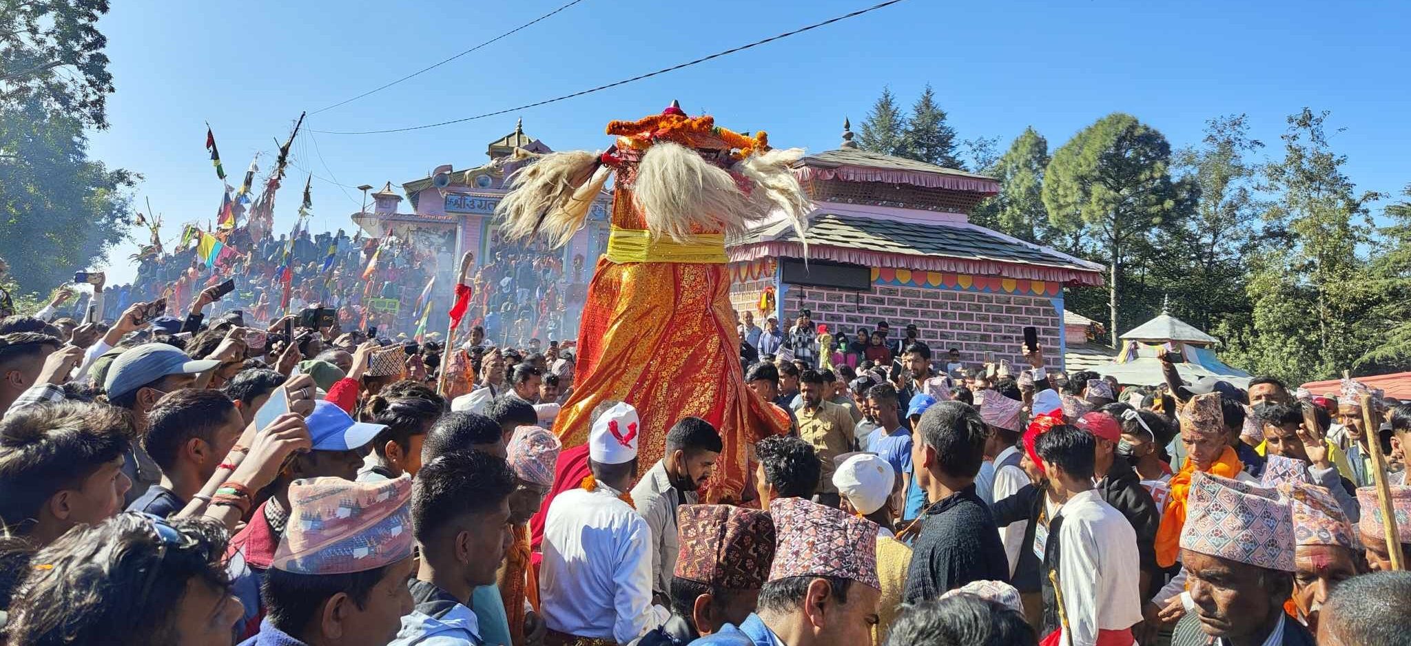 देउवा दम्पती उग्रतारा मेलामा, भौतिक पूर्वाधार निर्माणको प्रतिबद्धता