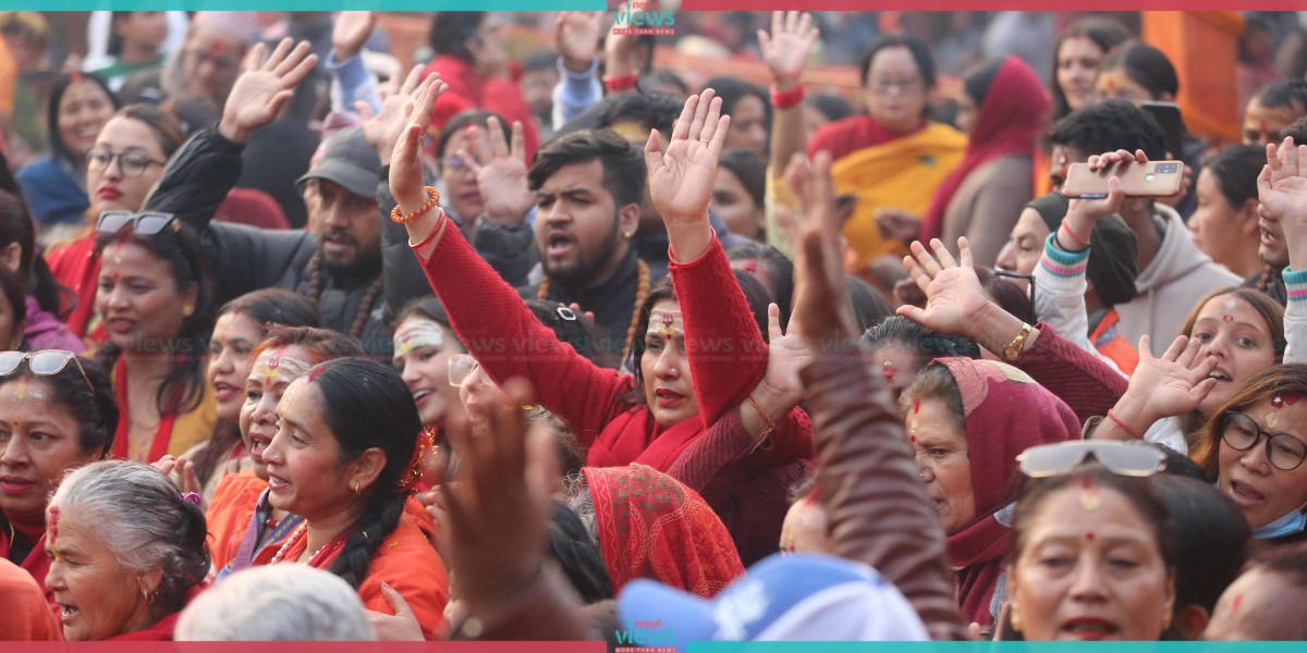 पशुपतिनाथ दर्शनमा सर्वसाधारणदेखि नेतासम्म (फोटोफिचर)