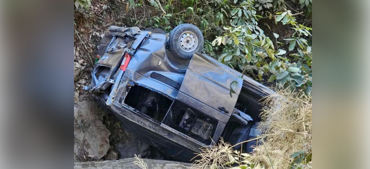 गोरखामा माइक्रोबस दुर्घटना हुँदा एक जनाको मृत्यु, १४ घाइते (सूचीसहित)