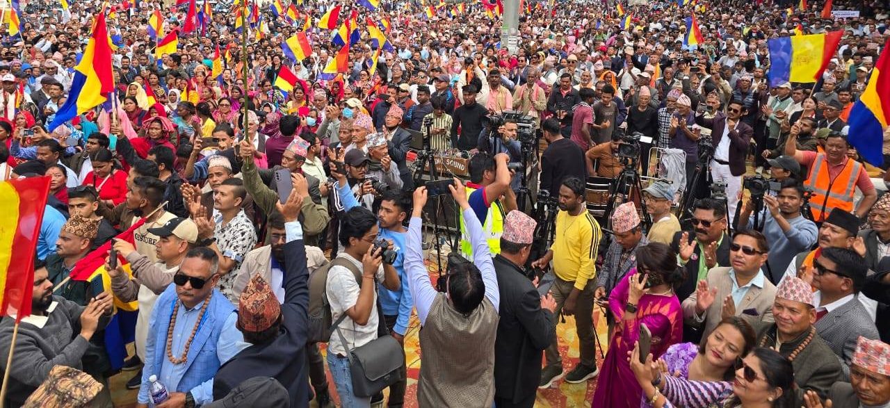 पूर्वराजा ज्ञानेन्द्रको स्वागतसहित शक्ति प्रदर्शनको तयारीमा राप्रपा,  ठूला दलहरूमा तरङ्ग